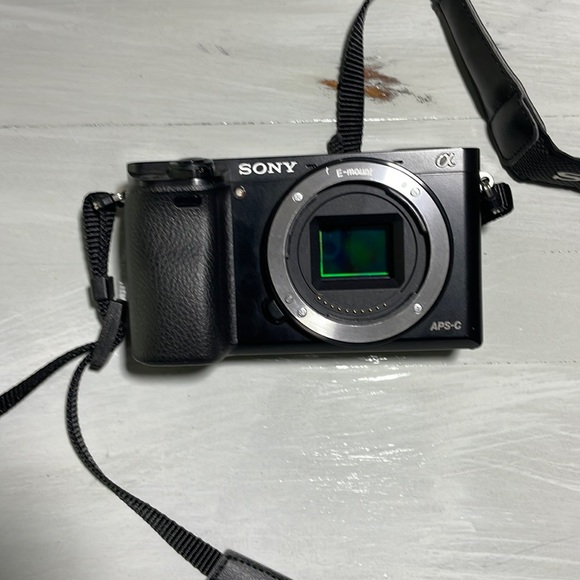 Sony A6000 - Picture 5 of 7